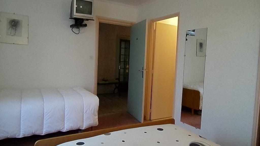 Hotel La Vie En Rose Le Brugeron Quarto foto